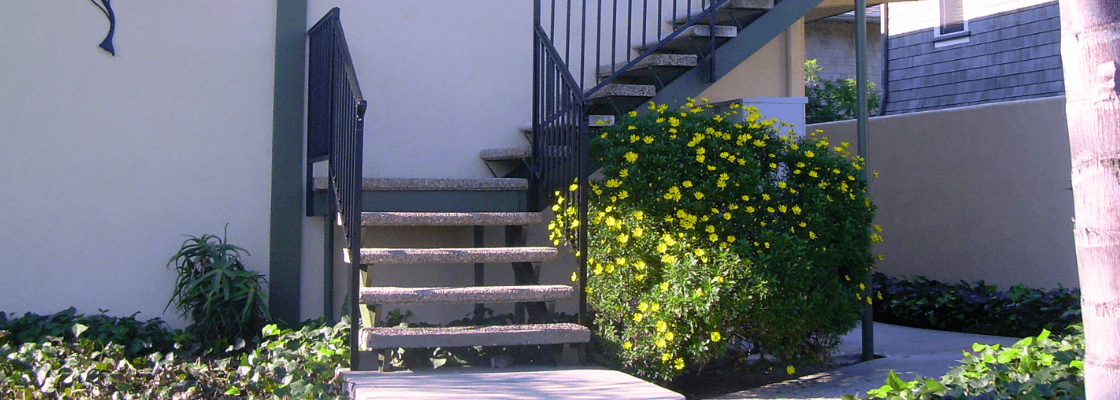 2525 De La Vina Exterior